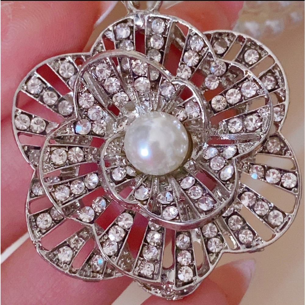 Nordstrom Triple Row of faux pearls and crystal with Camelia Pendant - Picture 4 of 12